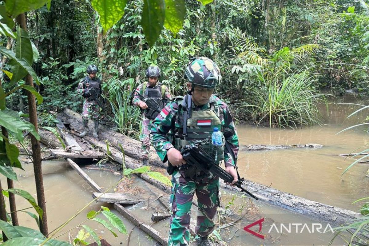 Yonif 122/TS laksanakan patroli patok MM 2.2 di perbatasan RI-PNG