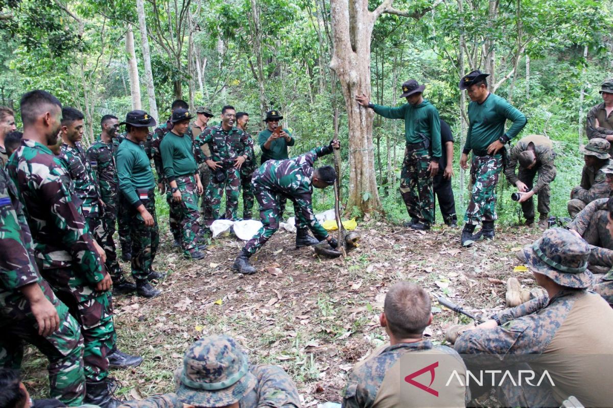 TNI AL dan prajurit AS latihan di hutan Lampung