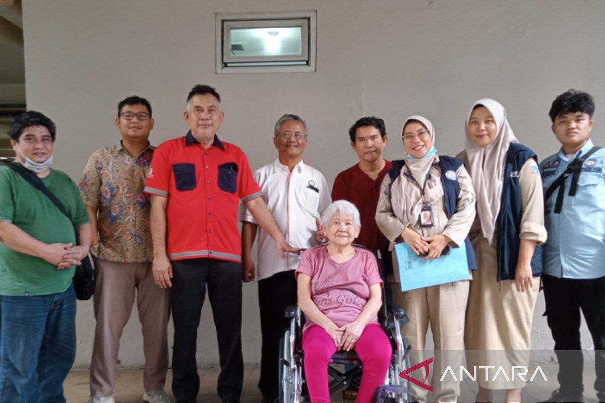 Jakut salurkan 100 kursi roda bagi warga disabilitas