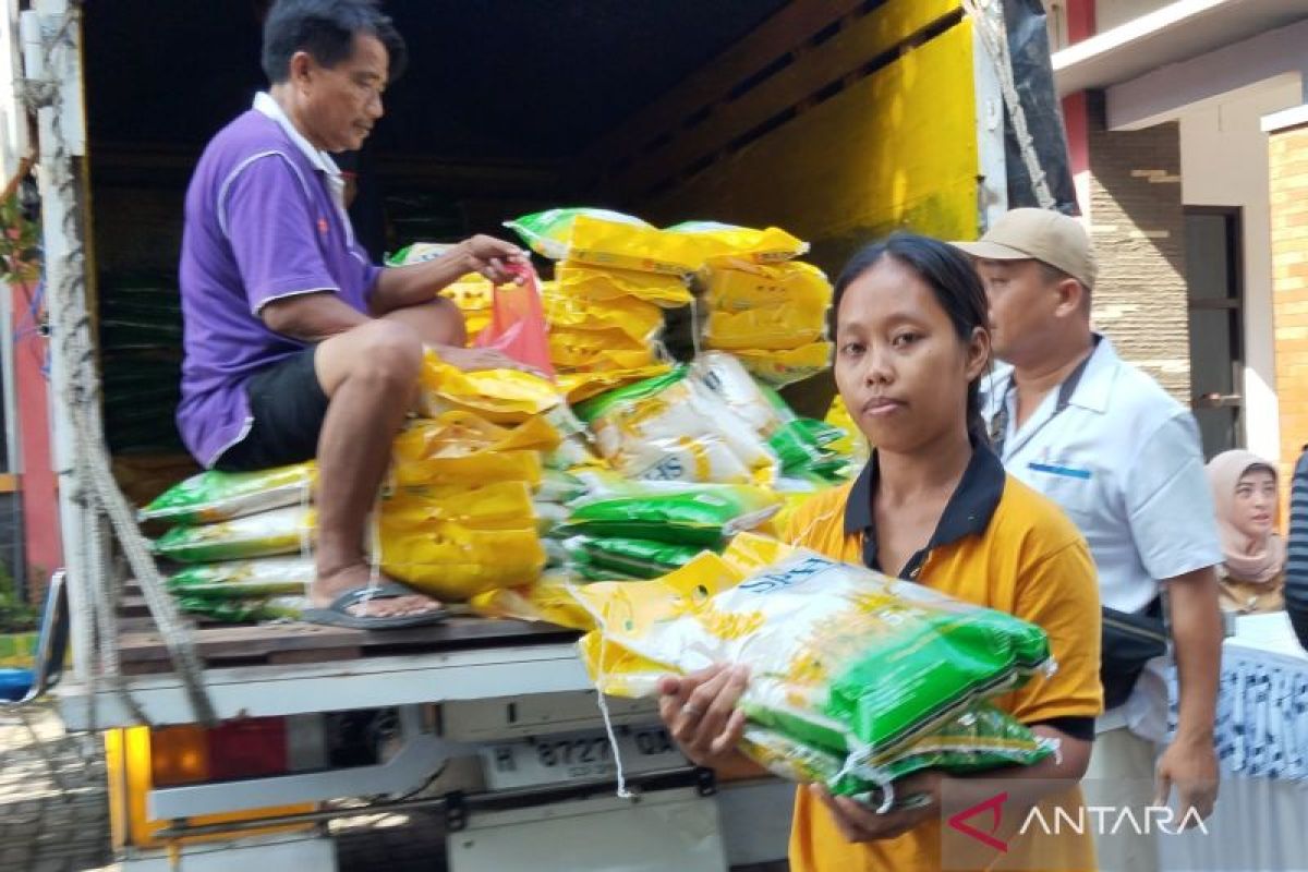 Dispertan Kudus gelar pasar murah bahan  pokok