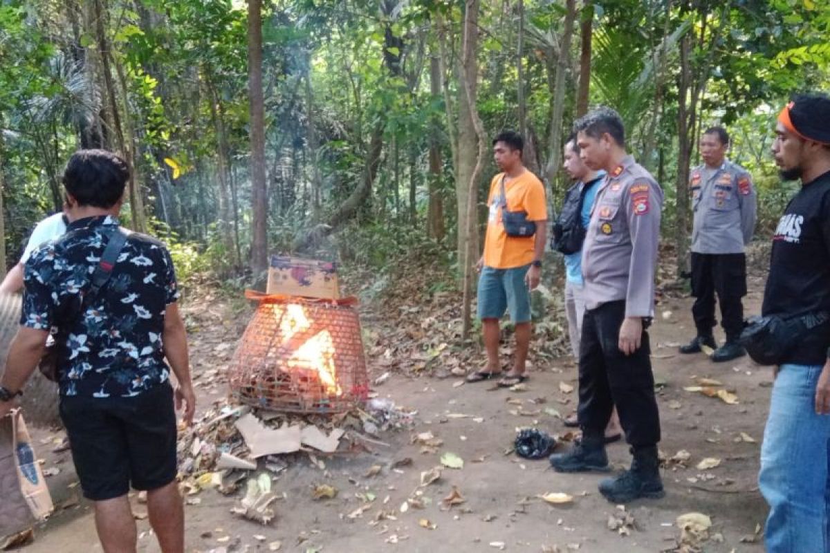 Polisi bubarkan lokasi sabung ayam di Lombok Timur