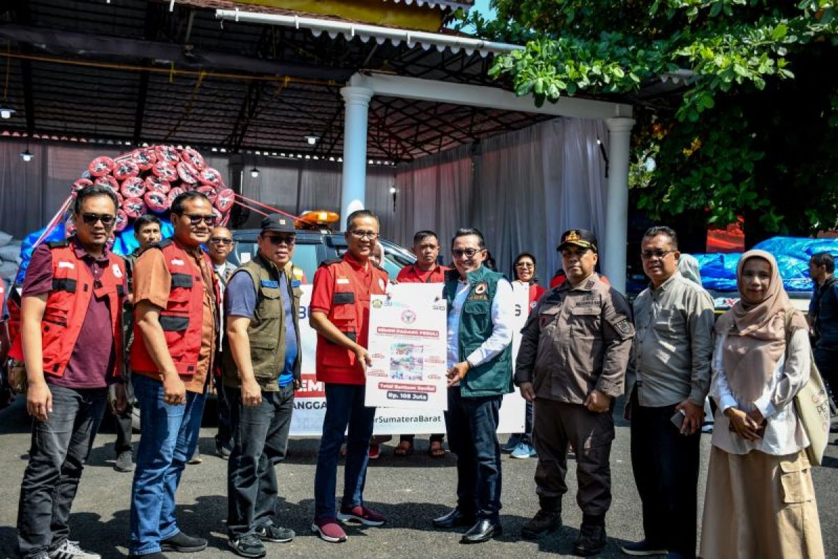 Dirut Semen Padang kunjungi lokasi Banjir Bandang, Bupati: bantu kami bangkit