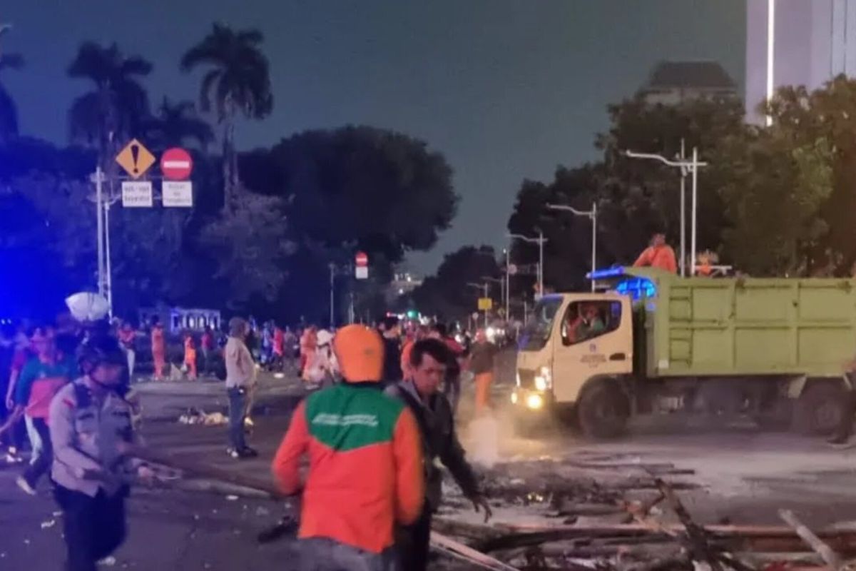 500 personel kebersihan dikerahkan di Bundaran HI untuk sambut HUT Ke-497 Jakarta