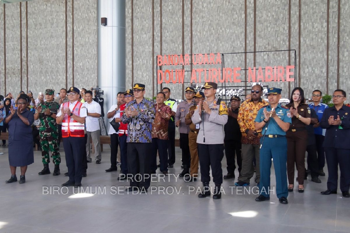 Landas pacu Bandara Nabire ditambah 900 meter