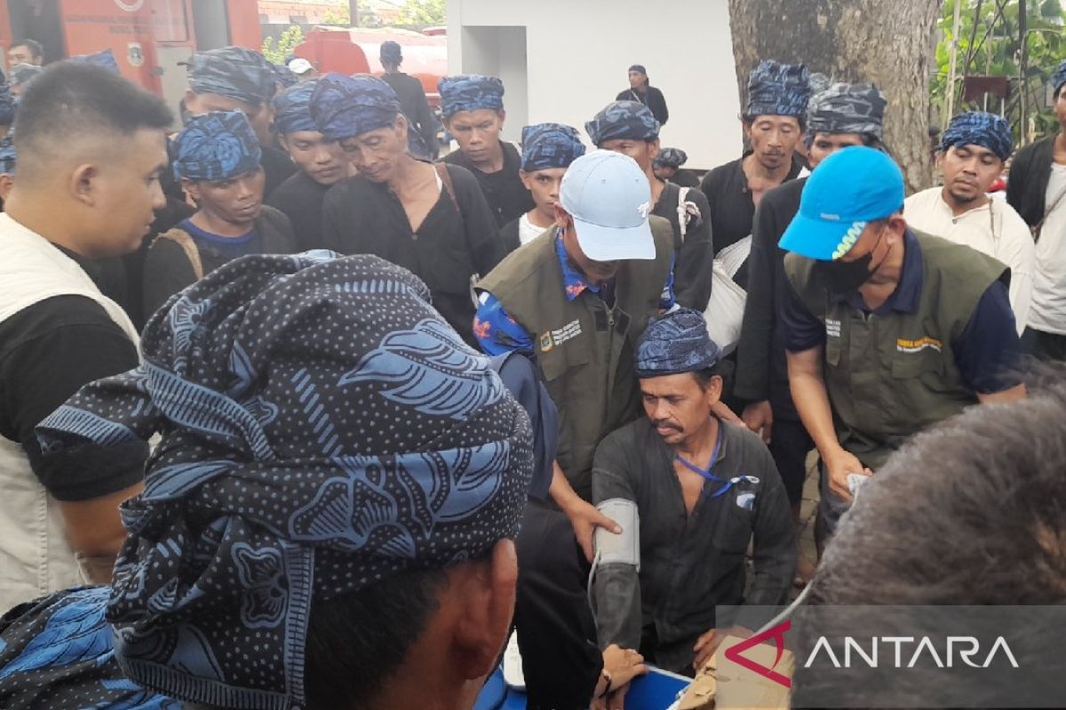 Warga Badui jalani pemeriksaan kesehatan gratis di Seba Badui