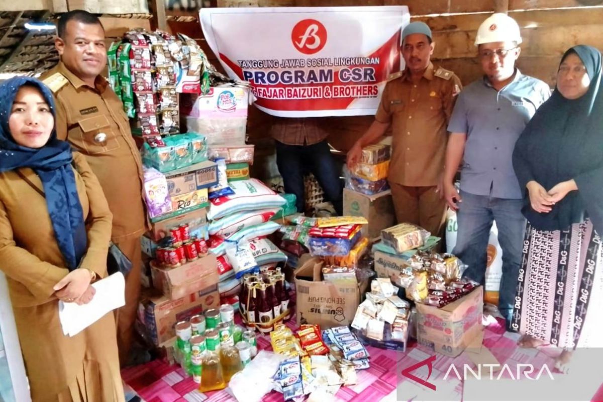 Pemkab Nagan Raya salurkan bantuan untuk warga miskin hidup di RTLH