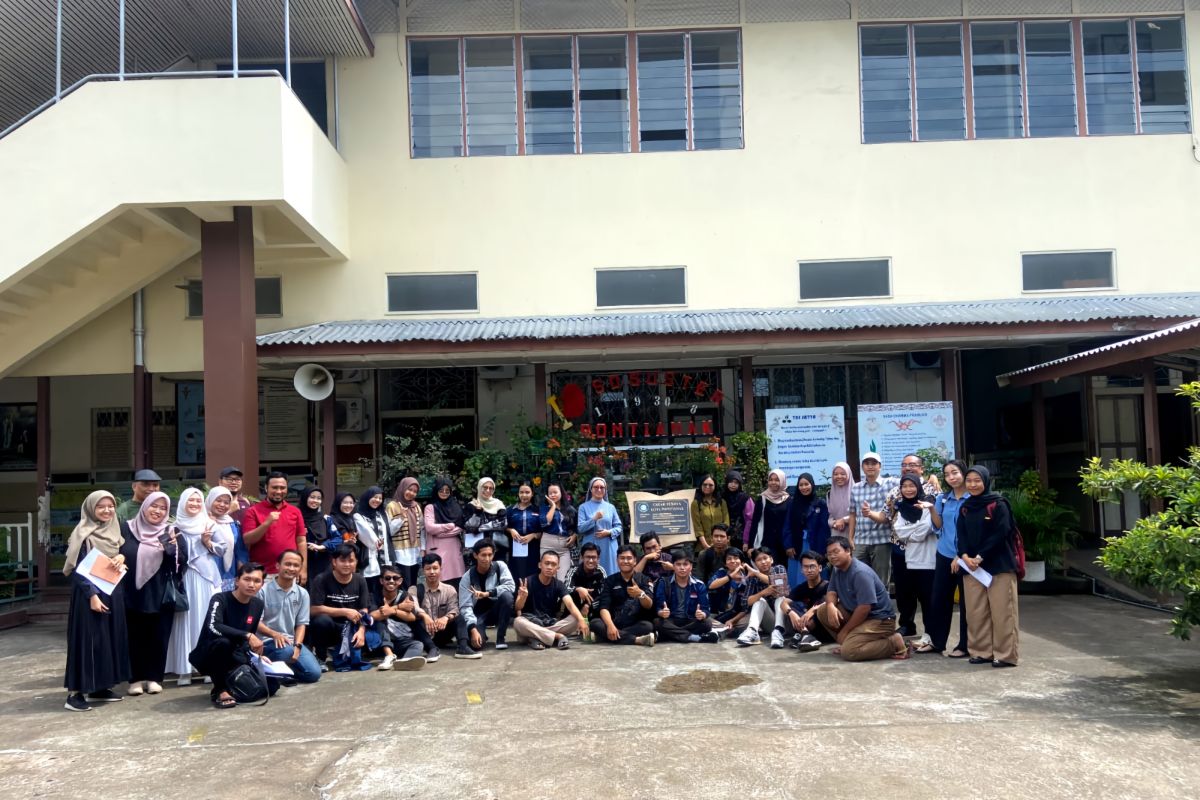 Komunitas Wisata Sejarah mengedukasi sejarah Kota Pontianak kepada 40 peserta