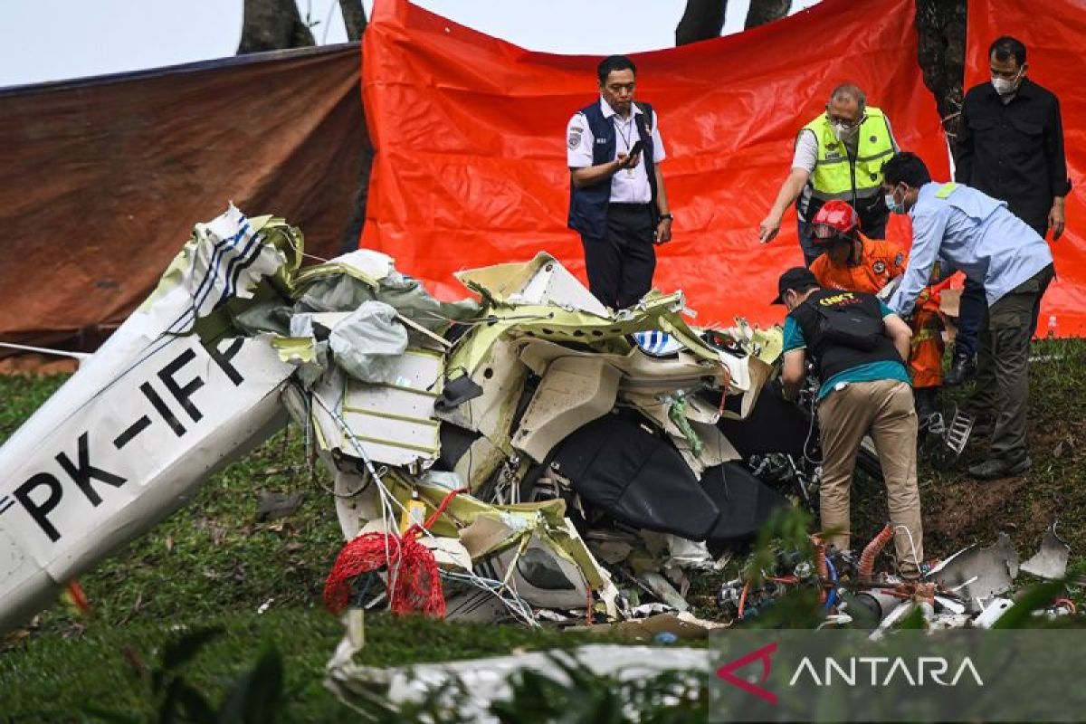 KNKT evakuasi puing pesawat PK-IFP ke Pondok Cabe