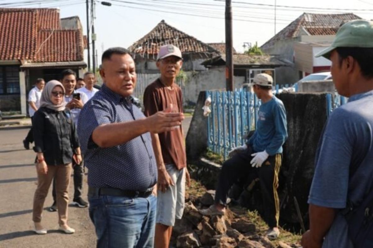 Bupati Lamsel apresiasi semangat warga Kalianda gotong royong benahi saluran air