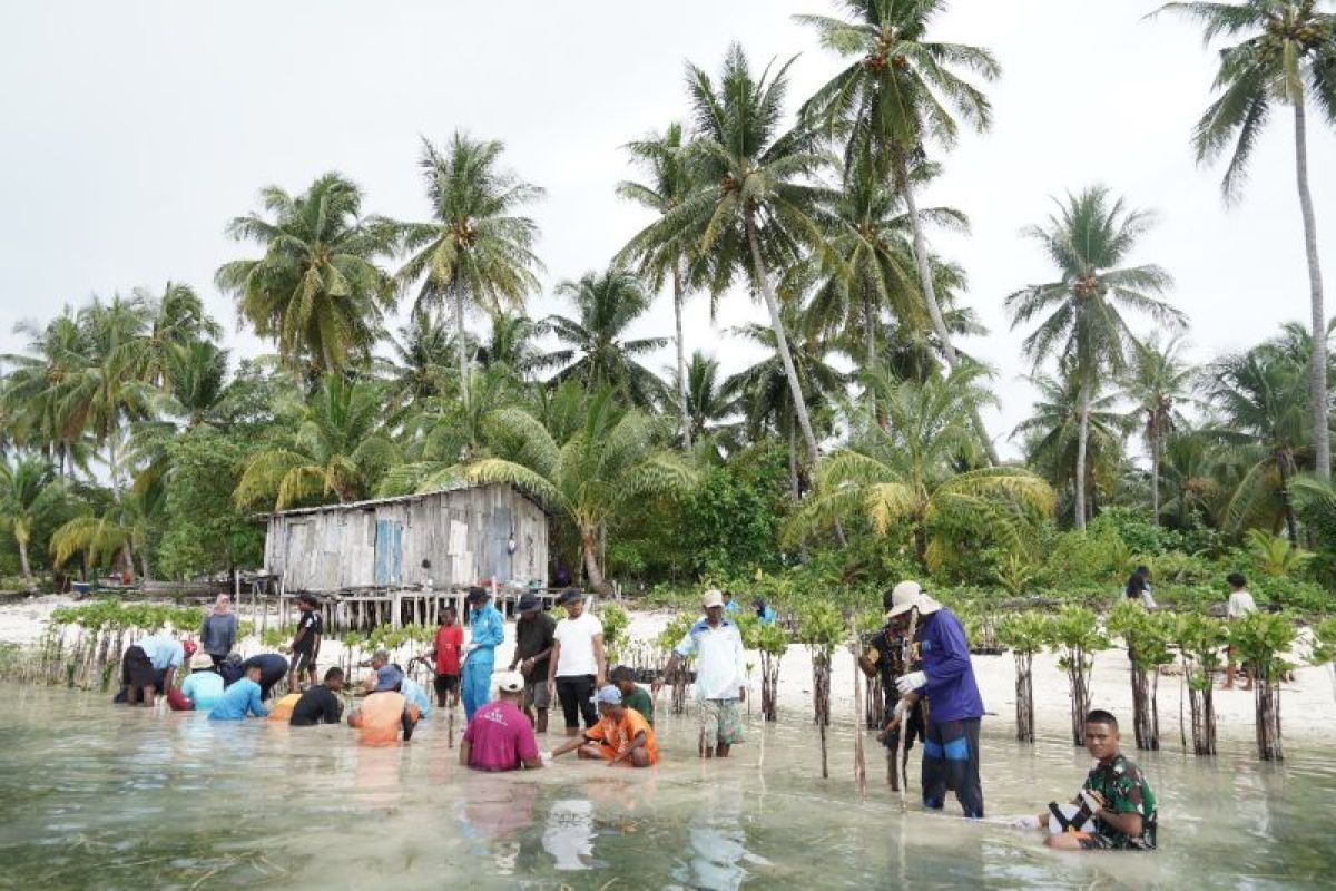 Pelindo kolaborasi dengan Askrindo jalankan program TJSL di Raja Ampat