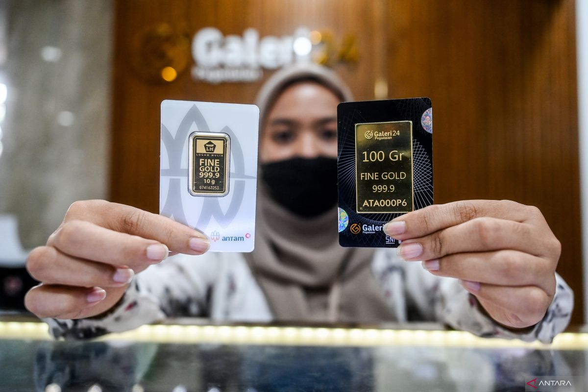 Harga emas Antam naik Rp8.000 jadi Rp1,337 juta per gram pada Jumat