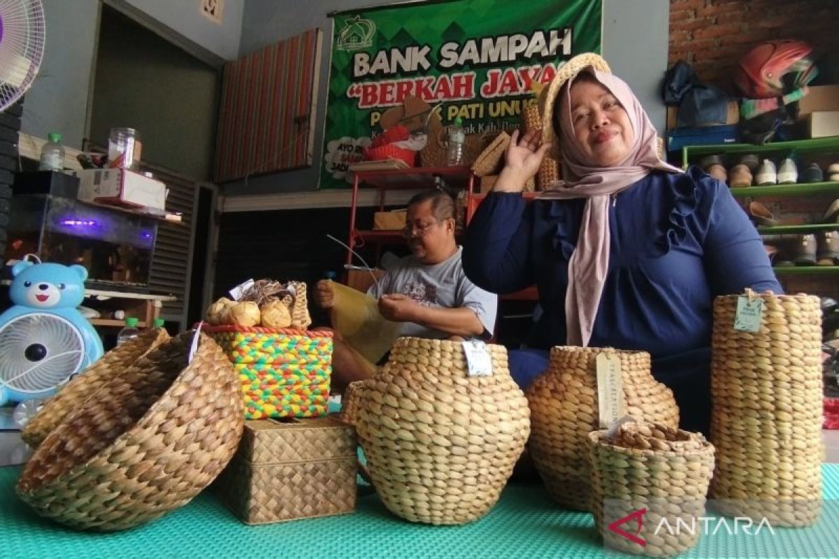 Pemkab Demak berkomitmen wujudkan program satu desa satu produk