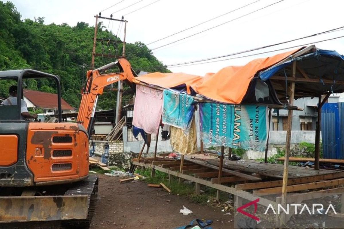 Pemkot Jayapura tertibkan bangunan ilegal Pasar Youtefa