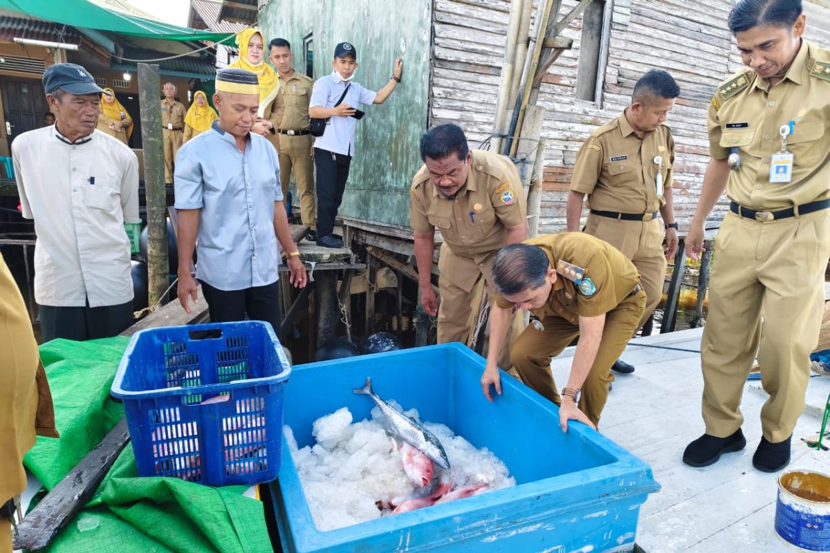 Pemerintah Kota Pontianak bantu peralatan tangkap ikan bagi nelayan
