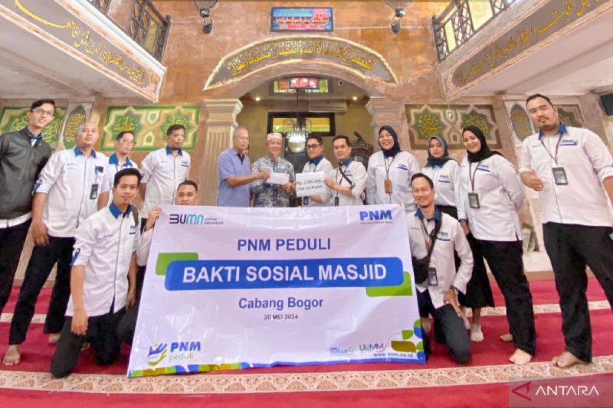 PNM bersih-bersih masjid di Bogor peringati HUT ke-25