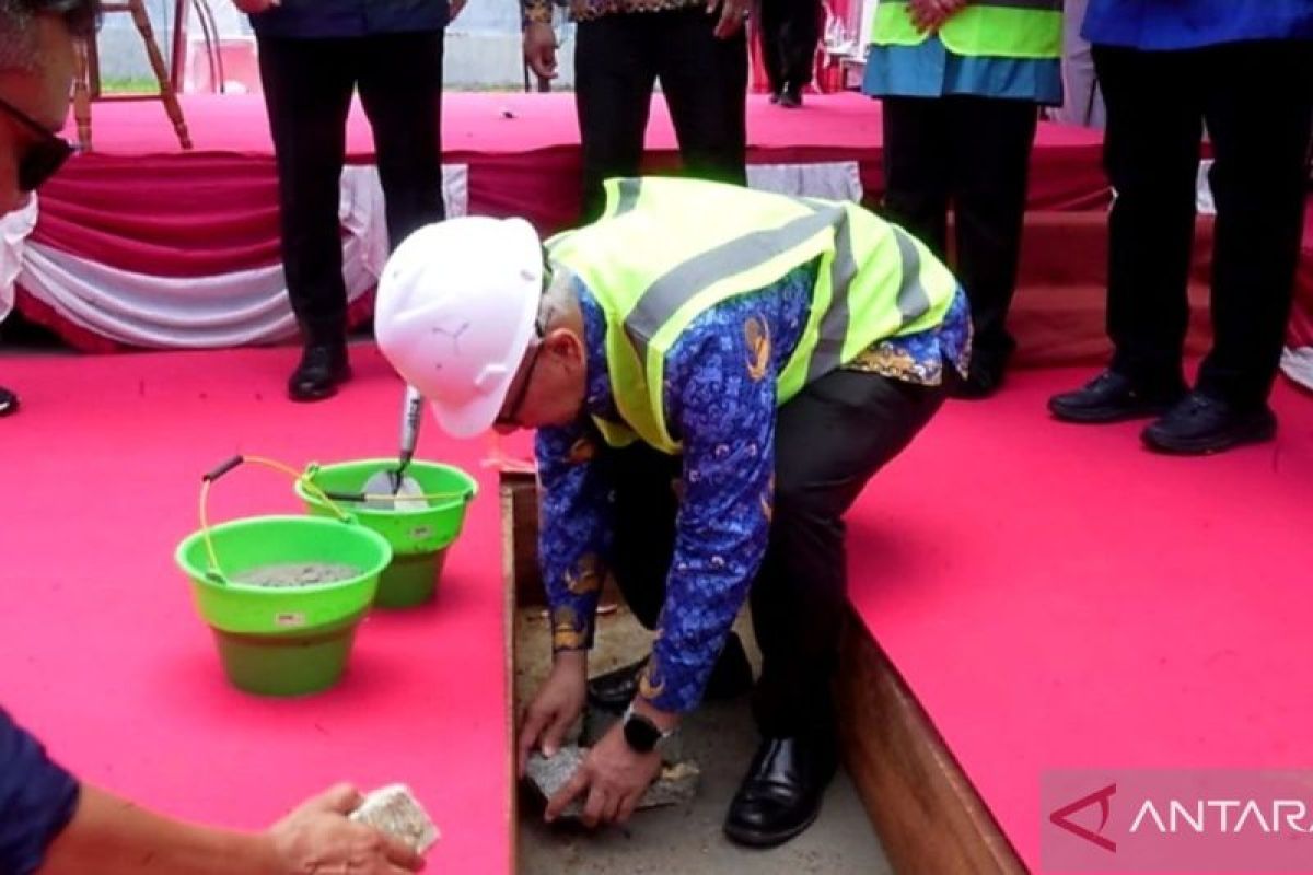 Penjabat Gubernur letakkan batu pertama UPT BKN Gorontalo