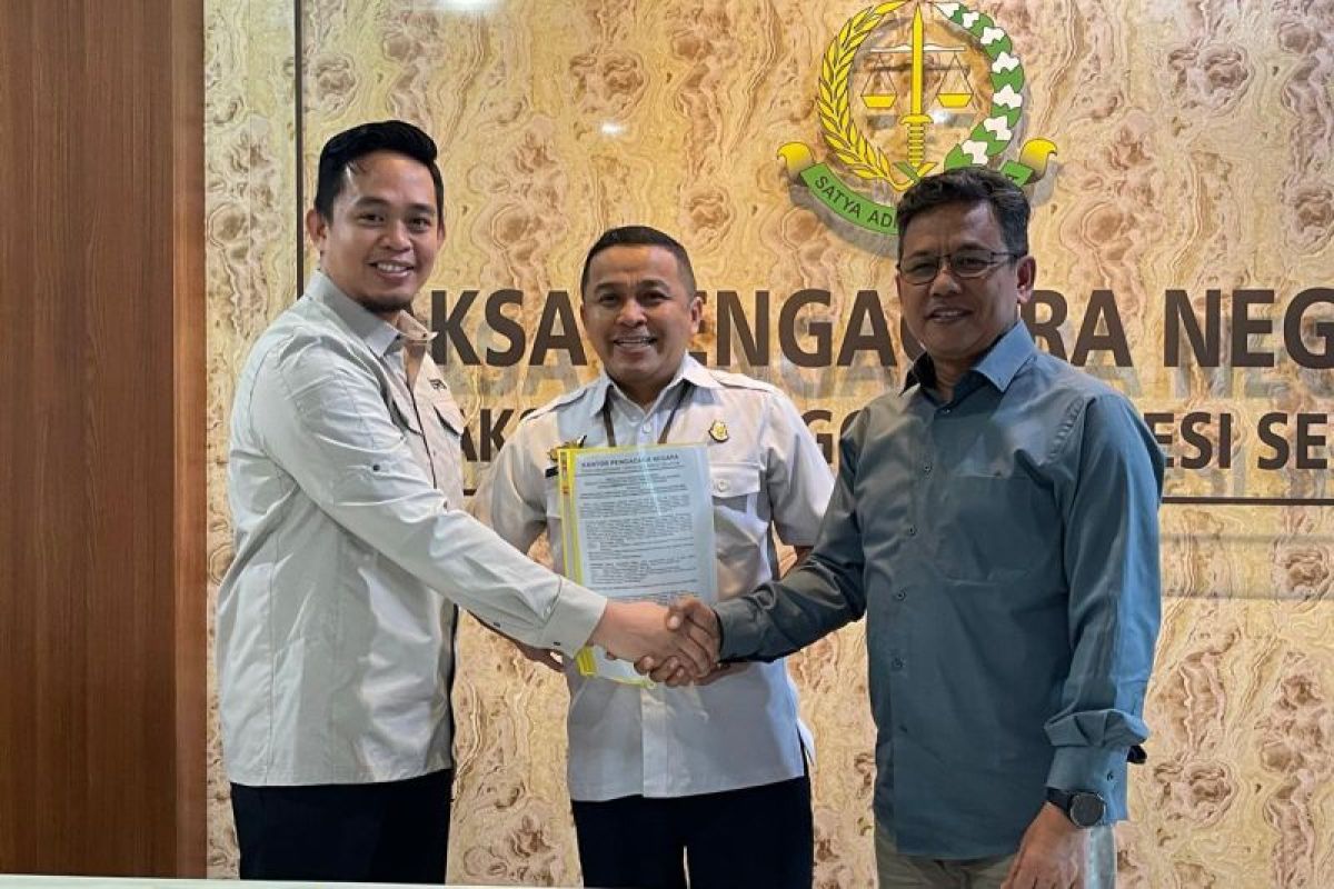 BPN Barru serahkan bukti legalitas tanah 40 hektare ke PLN UIP Sulawesi
