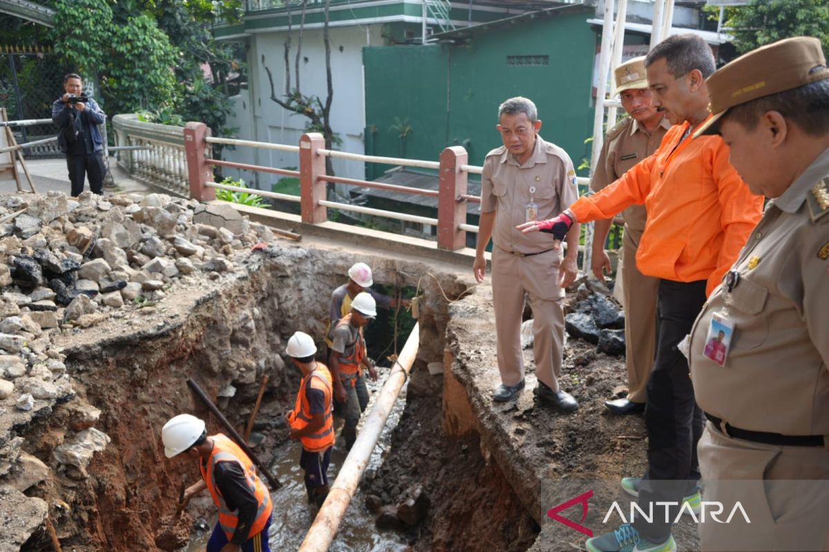 Jaktim bangun saluran air untuk atasi banjir di Pasar Rebo