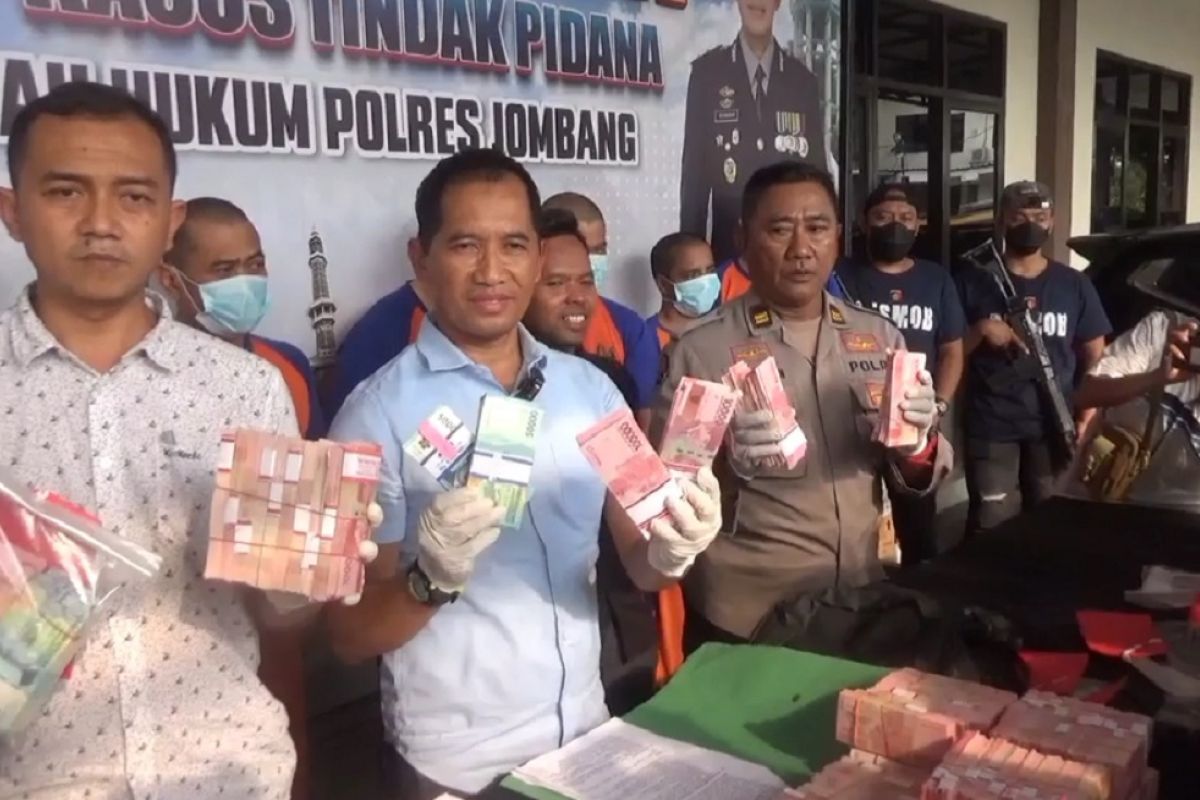 Polres Jombang tangkap pengedar uang palsu