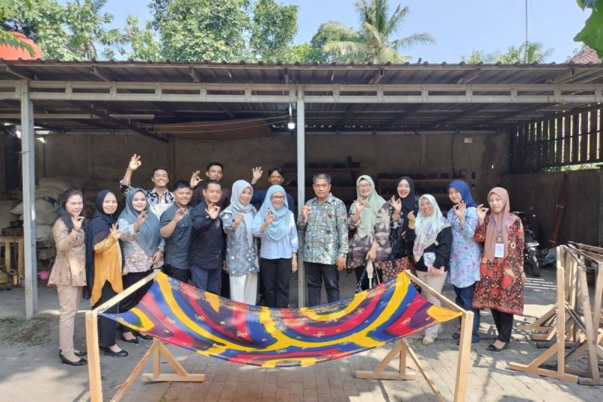 Pemkab OKI kembangkan batik  motif perahu kajang