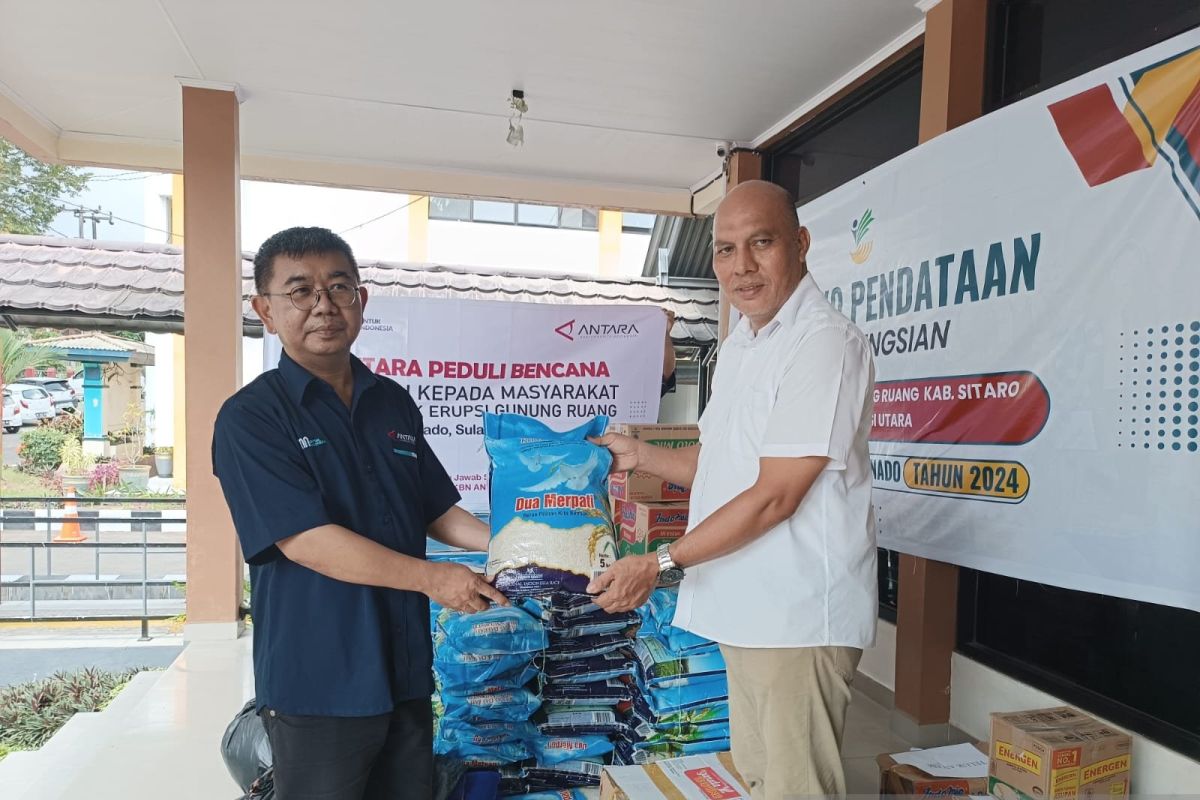 ANTARA bagikan bantuan sosial korban erupsi Gunung Ruang Sulawesi Utara