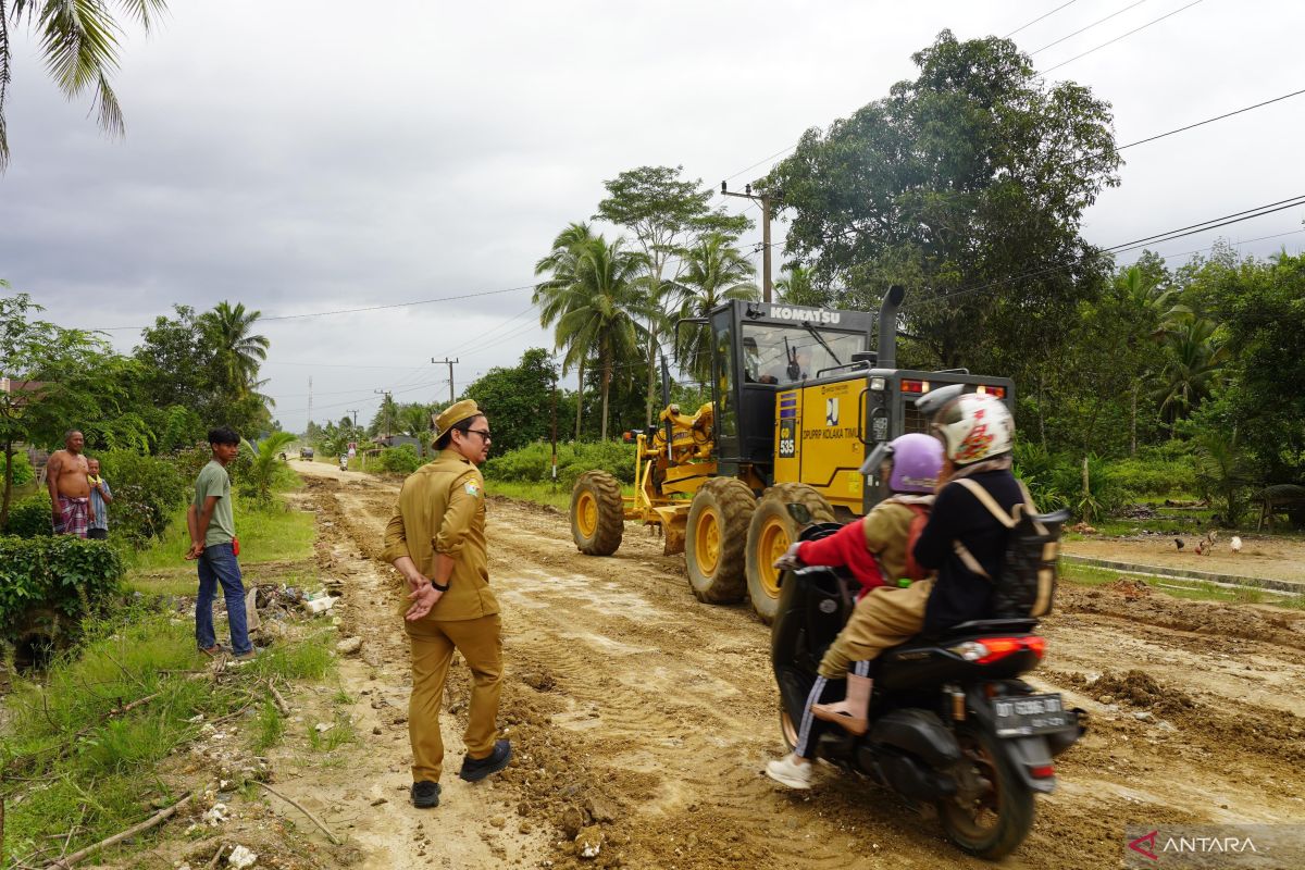 Akses jalan di Pomburea yang dikeluhkan, diperbaiki Bupati Koltim