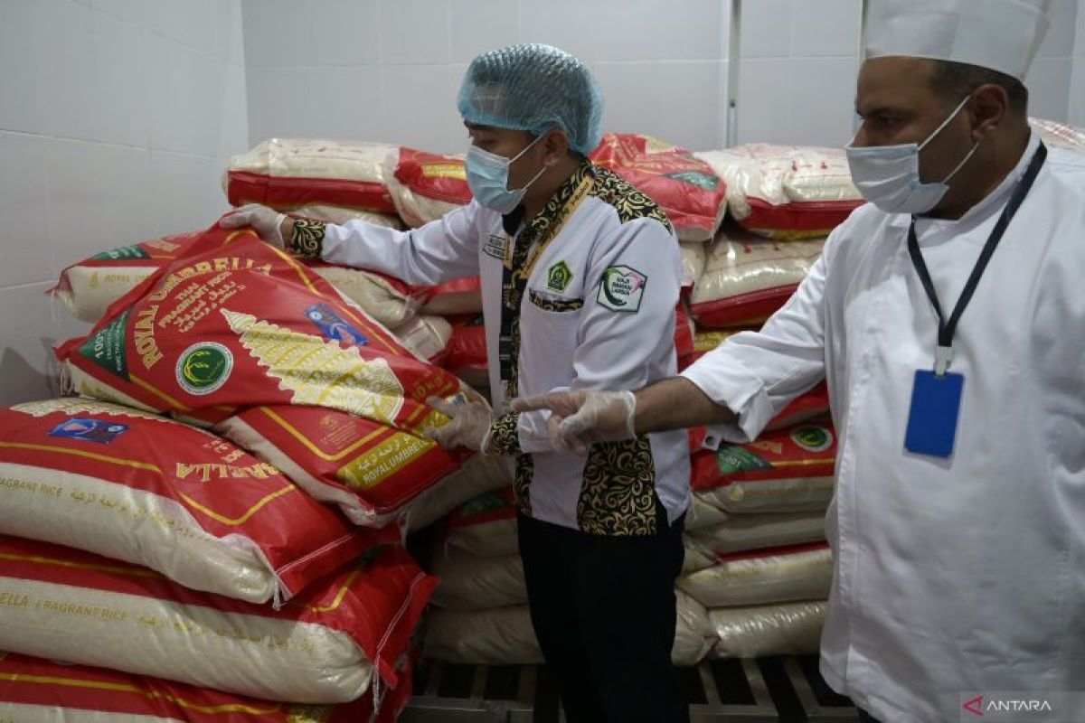 Calon haji diingatkan tak usah bawa beras karena disediakan konsumsi