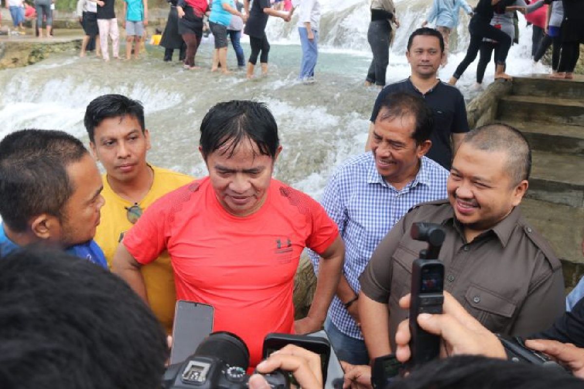 Pj Gubernur ajak masyarakat jaga kelestarian wisata  alam di Sumut