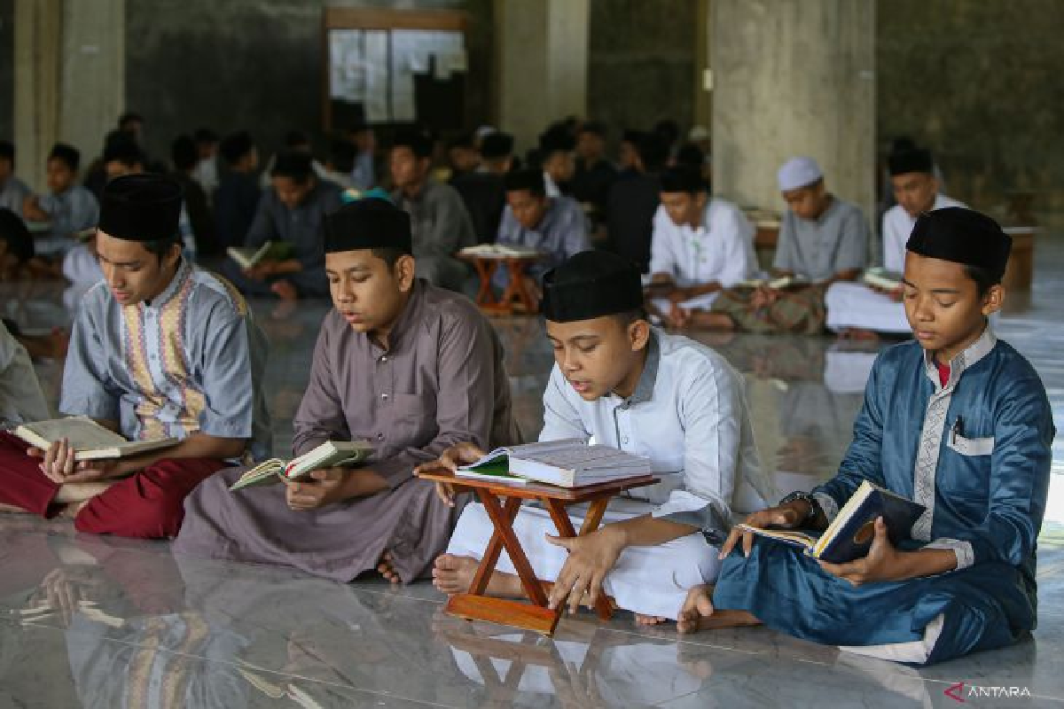 Surat Al Fatihah: Arab, Latin beserta makna dan keutamaannya