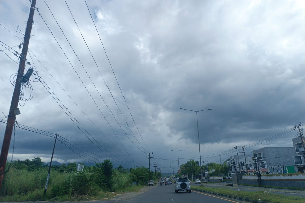 BMKG prediksi sebagian besar wilayah Sulut berpotensi cuaca ekstrem