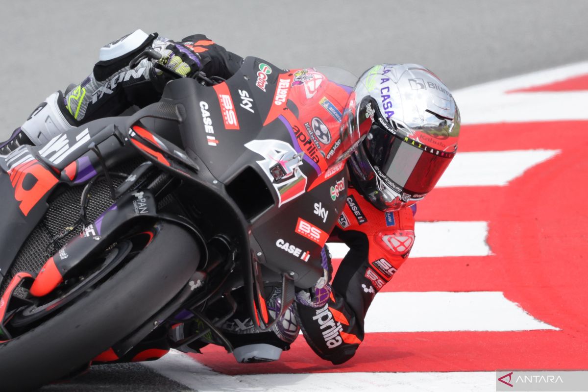 Aleix Espargaro pimpin balapan MotoGP Catalunya 2024 dari posisi terdepan