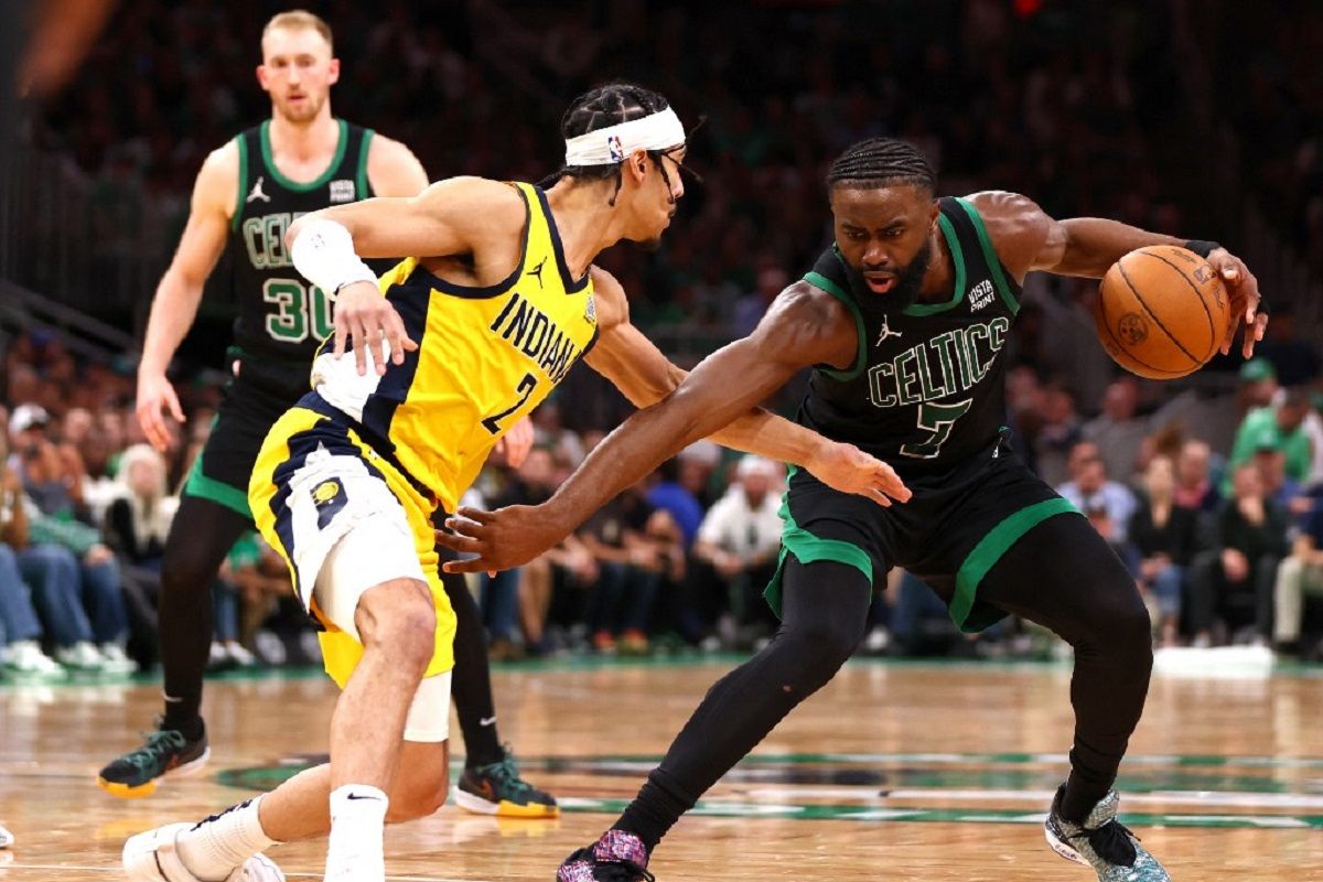 Jaylen Brown cetak 40 poin bawa Celtics unggul 2-0 atas Pacers
