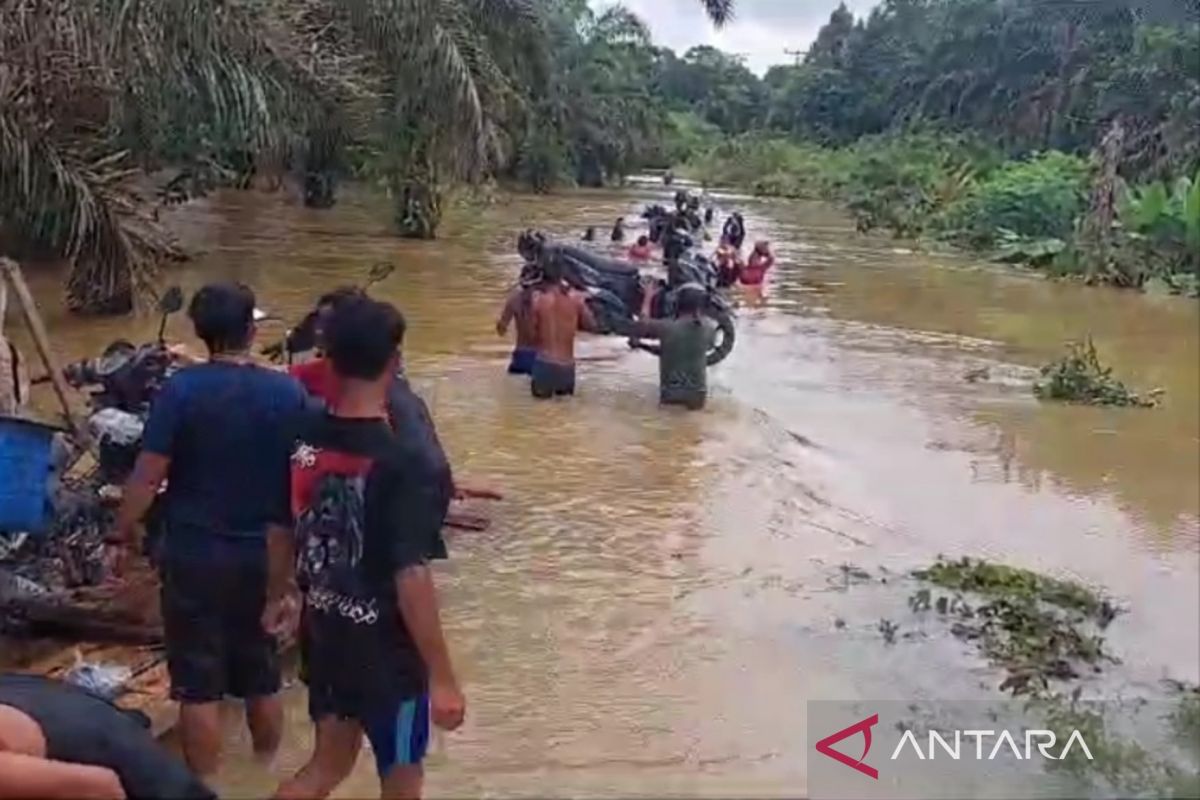 BNPB imbau warga Kabupaten Landak Kalbar siaga banjir susulan