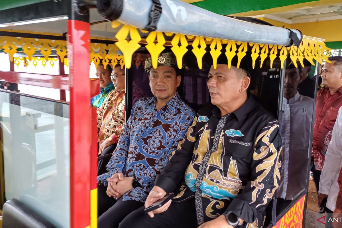 Gubernur Kepri bawa Menteri Besar Johor Bahru keliling Pulau Penyengat