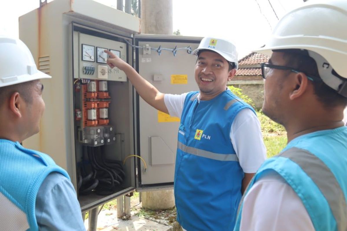 PLN Lampung pastikan keandalan pelayanan listrik di WSL Krui Pro 2024
