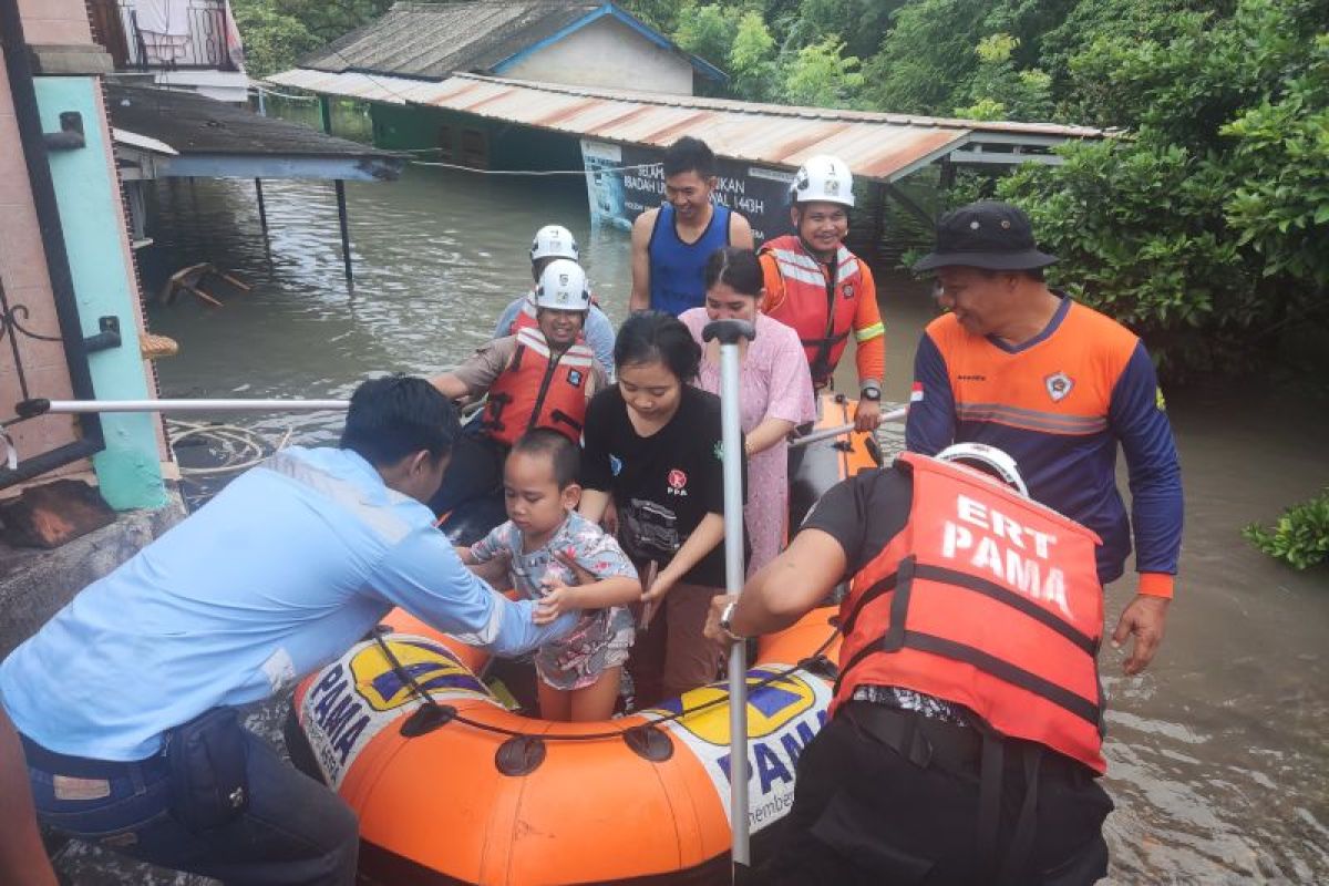 PAMA Persada salurkan 3.000 mealbox  untuk korban banjir Muara Enim