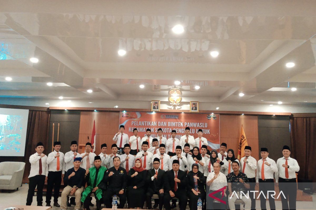 Bawaslu Bengkulu lantik 27 anggota Panwascam untuk Pilkada 2024