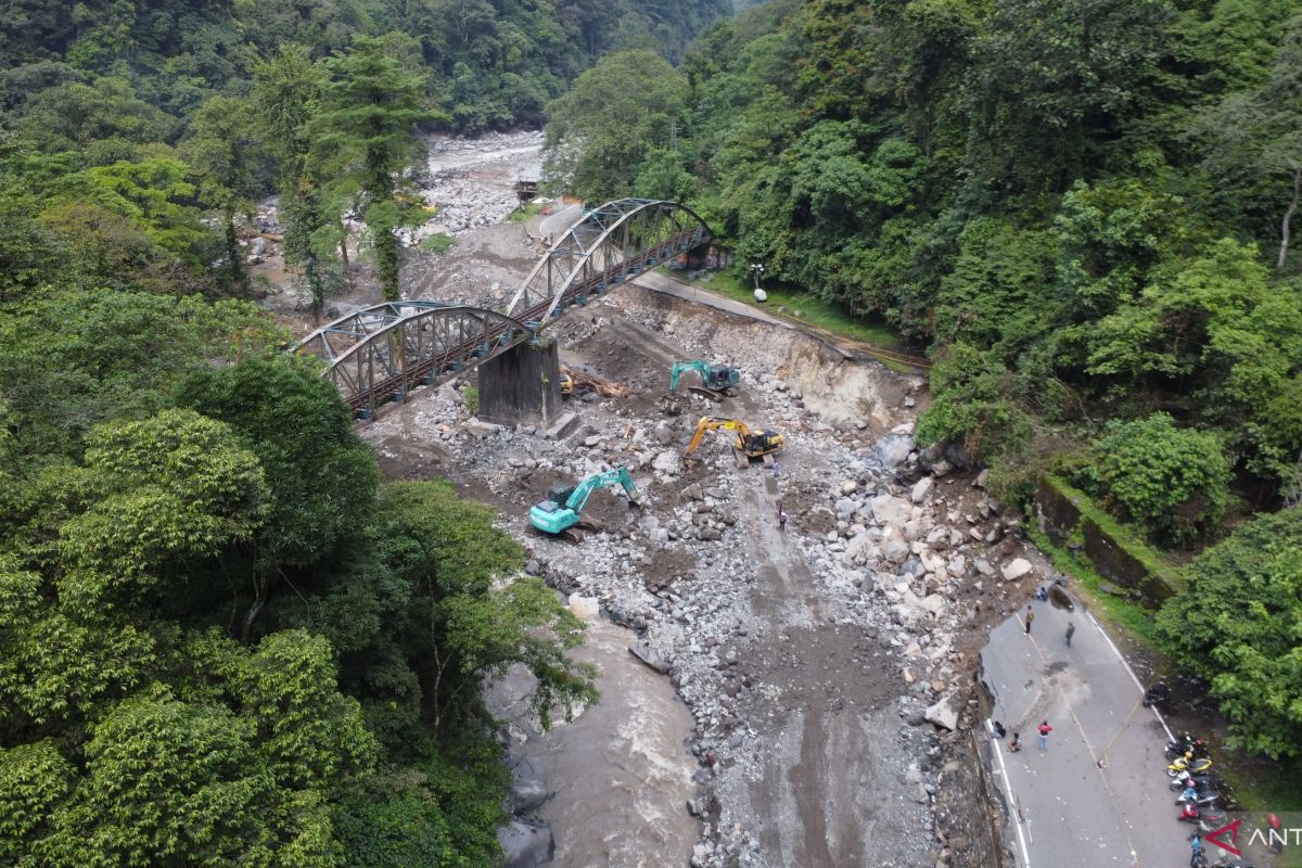 BWS Sumatera V mempercepat normalisasi sungai pascabanjir lahar hujan