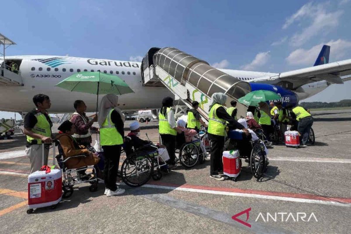 Kemenhub tindak tegas Garuda Indonesia perbaiki layanan haji