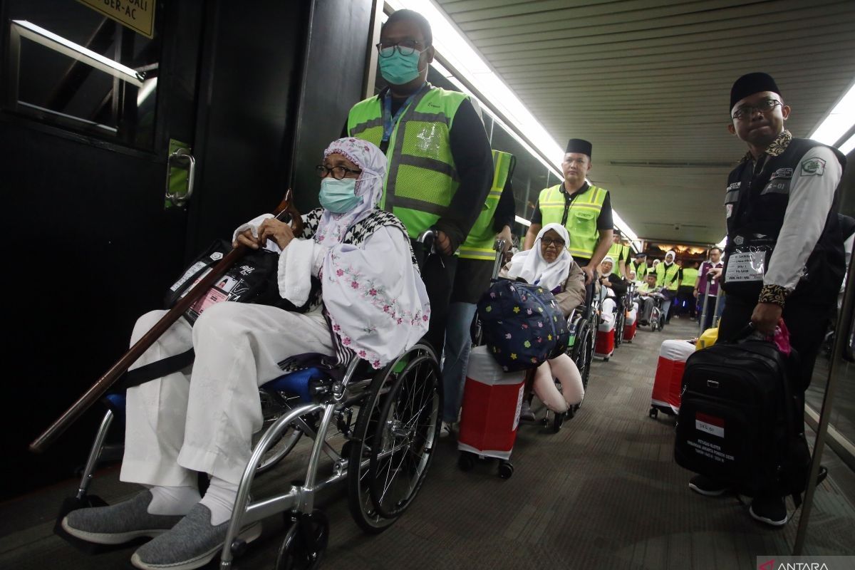 Kemenag RI berangkatkan 8.974 calon haji Indonesia ke Jeddah pada Sabtu