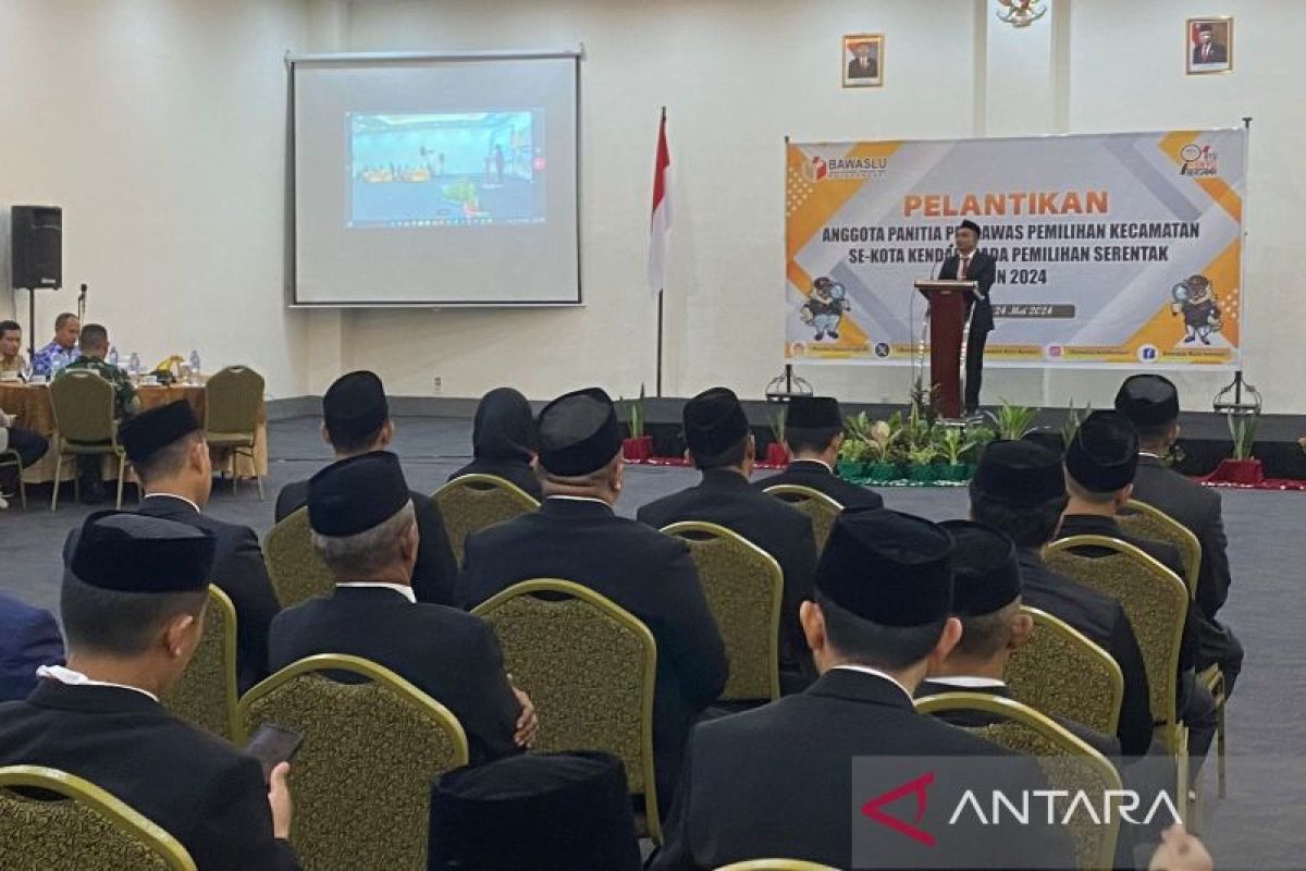 Bawaslu Kota Kendari lantik 33 pengawas kecamatan Pilkada 2024