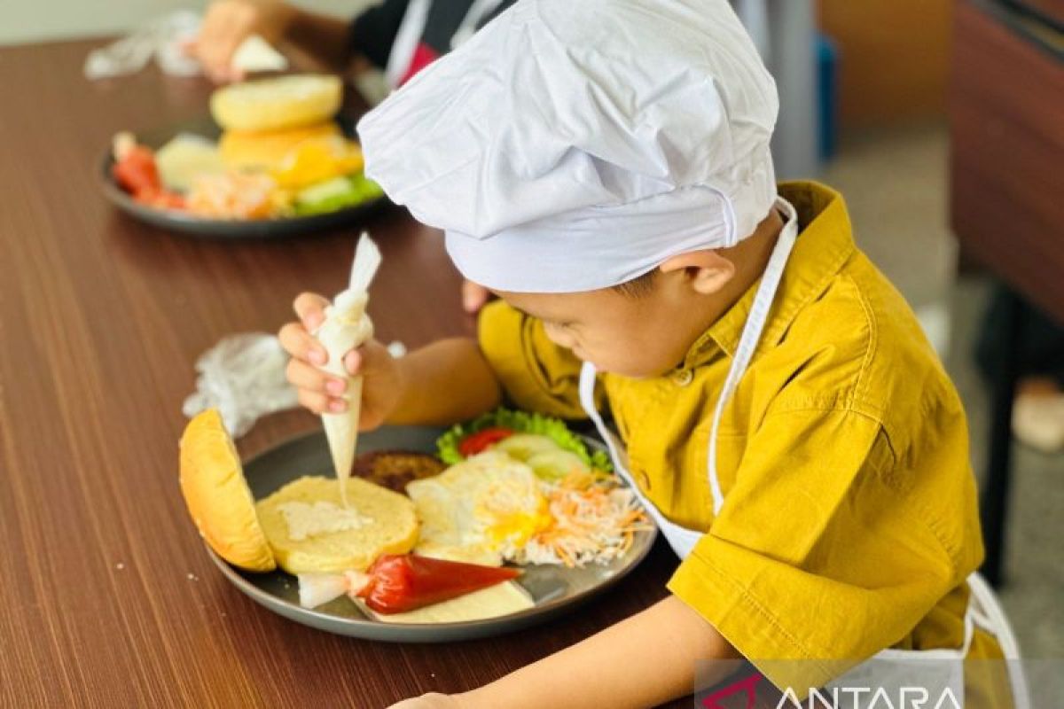 Swiss-Belhotel Pangkalpinang tawarkan paket kelas memasak anak hanya Rp85 ribu, gratis berenang dan hotel tour