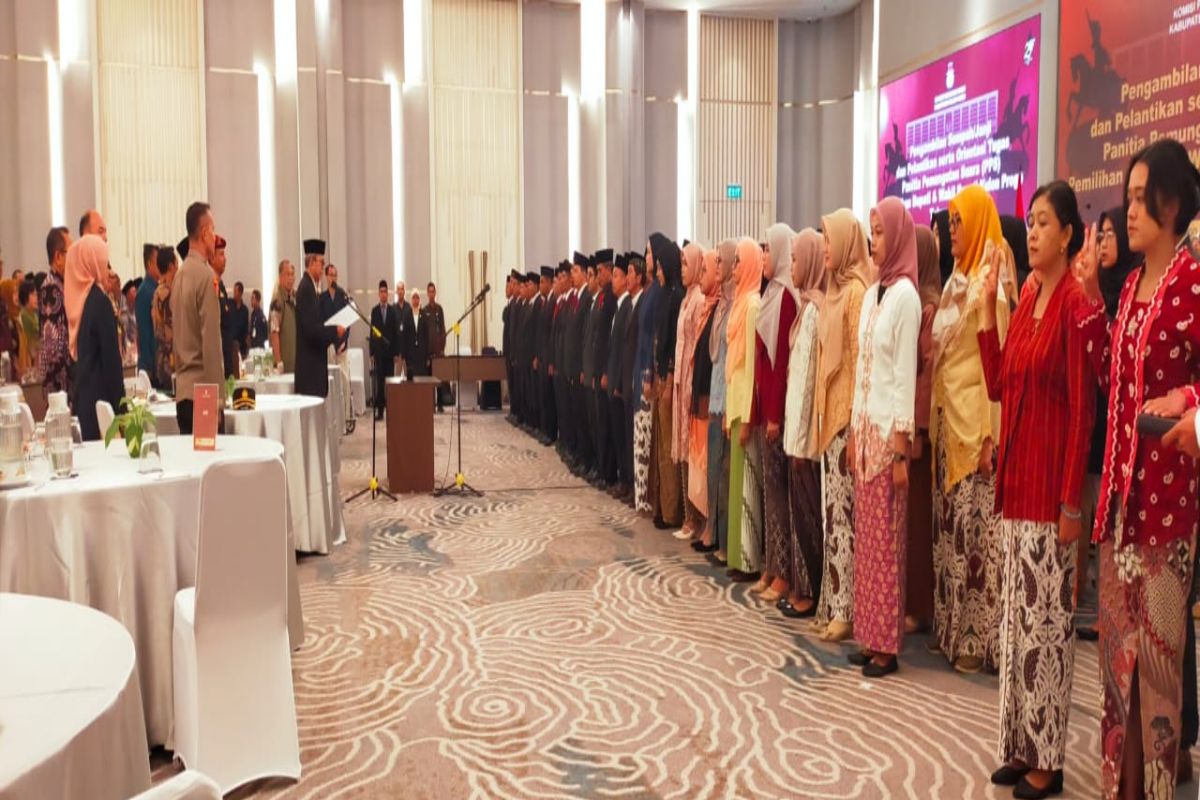 KPU Kulon Progo lantik PPS dengan keterwakilan perempuan 48,86 persen