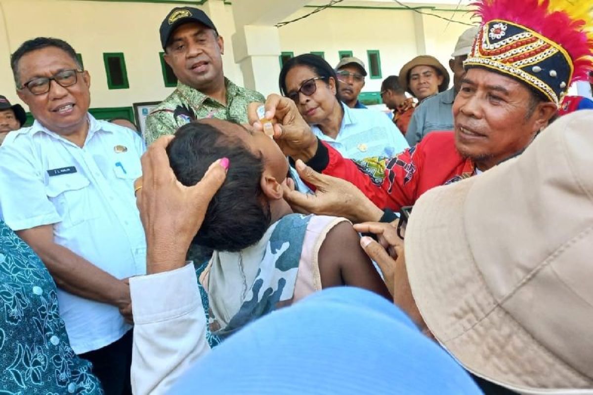 Papua governor initiates National Immunization Week on Numfor Island