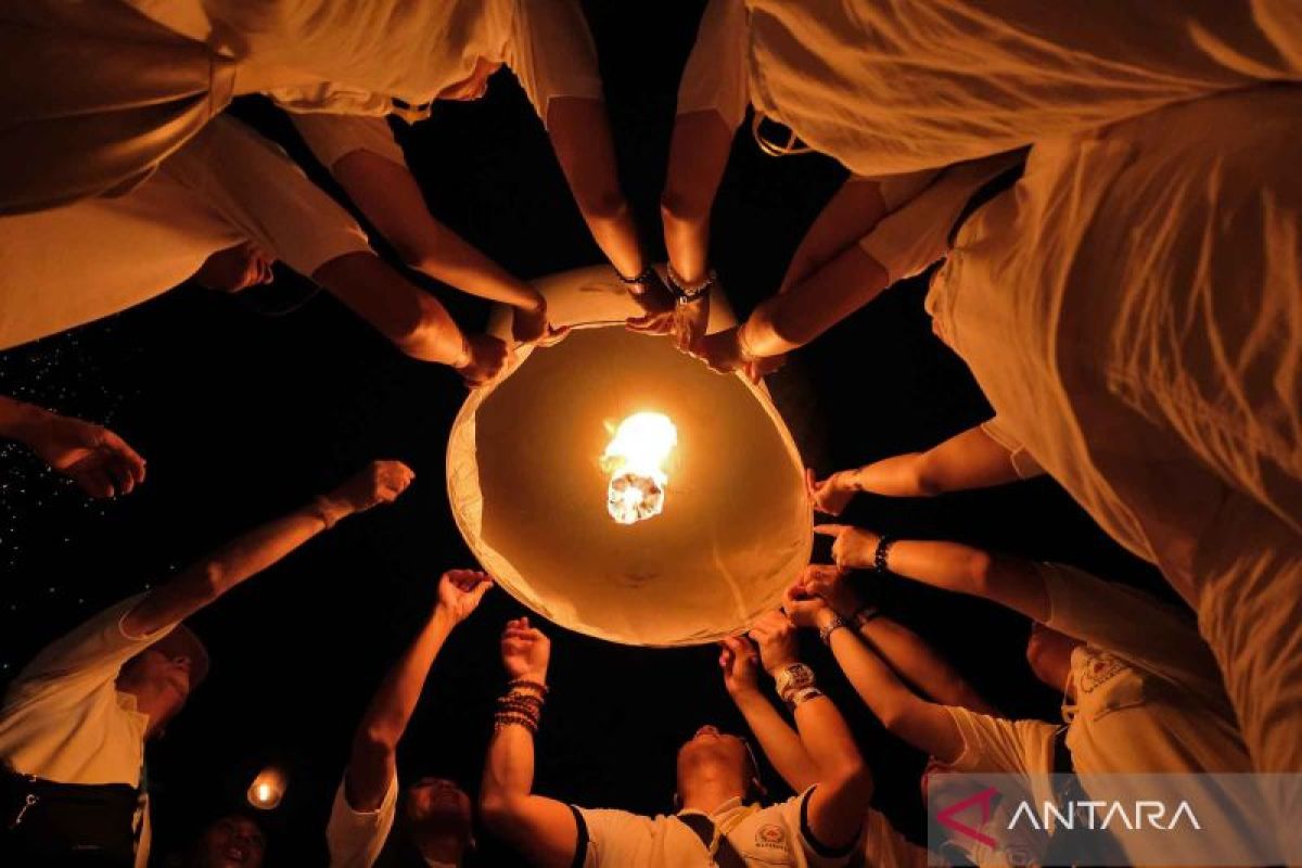 3 peristiwa suci di balik makna peringatan Hari Raya Waisak