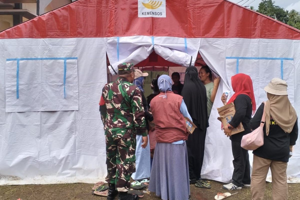 Tim Satgas  salurkan bantuan logistik ke areal pengungsian Gunung Ibu