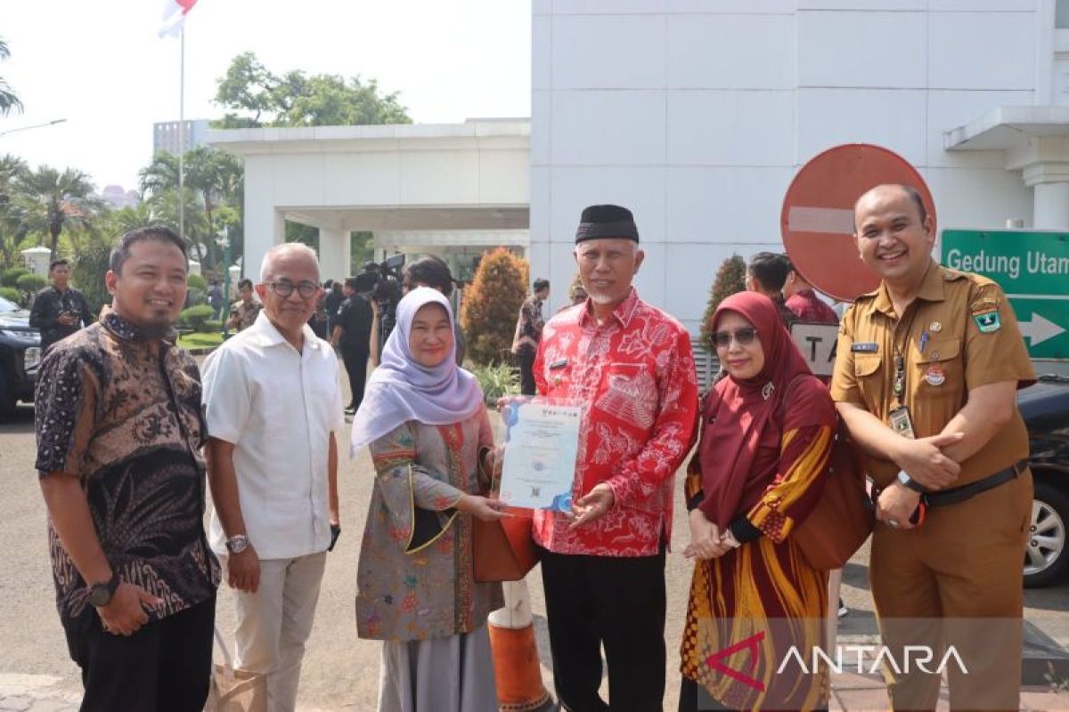 Pemprov Sumbar terima Digital Government Award SPBE Summit 2024