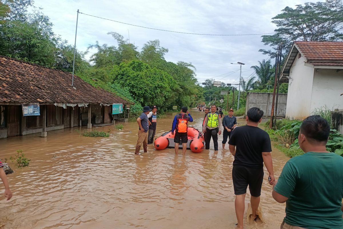 BPBD OKU Sumsel catat 10.816 rumah warga  terdampak bencana banjir