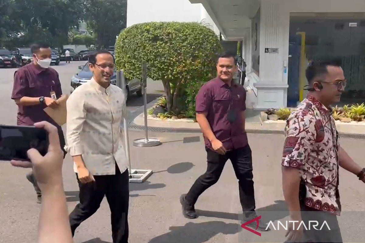 Isu kenaikan UKT, Presiden Jokowi panggil Mendikbudristek Nadiem Makarim
