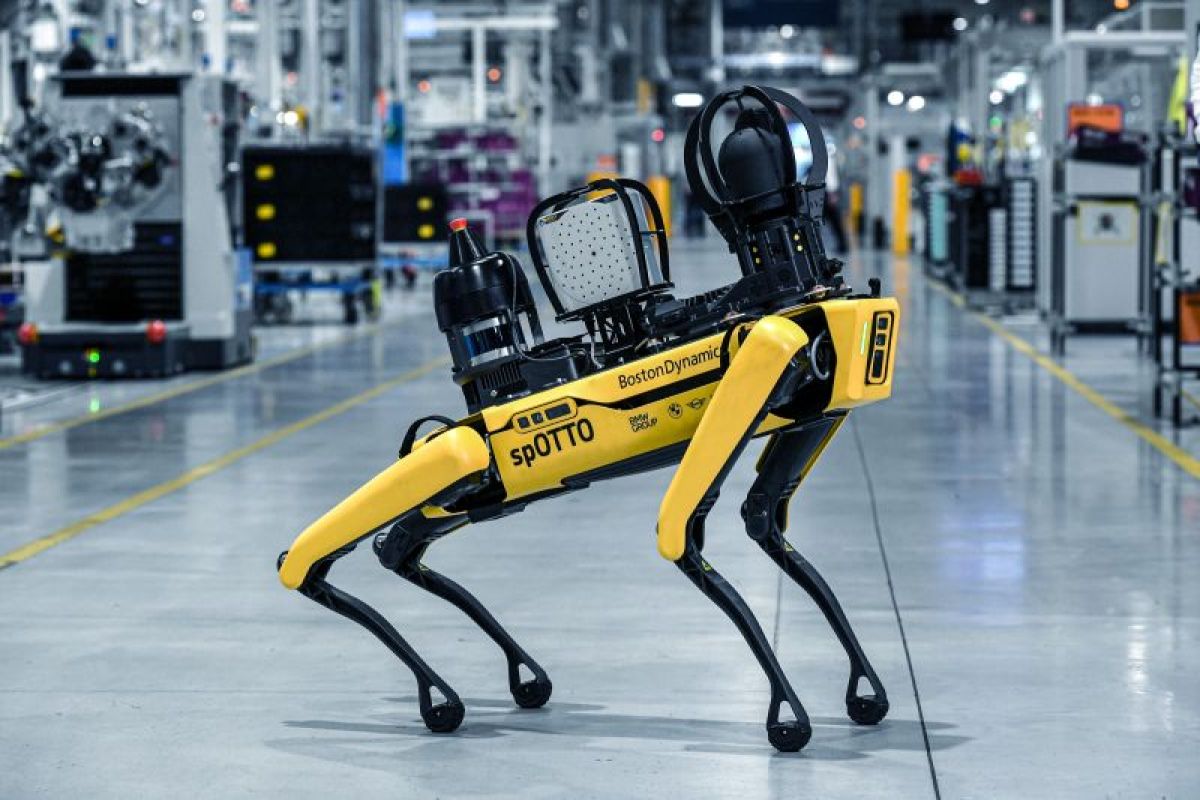BMW pekerjakan robot anjing untuk endus masalah di pabriknya